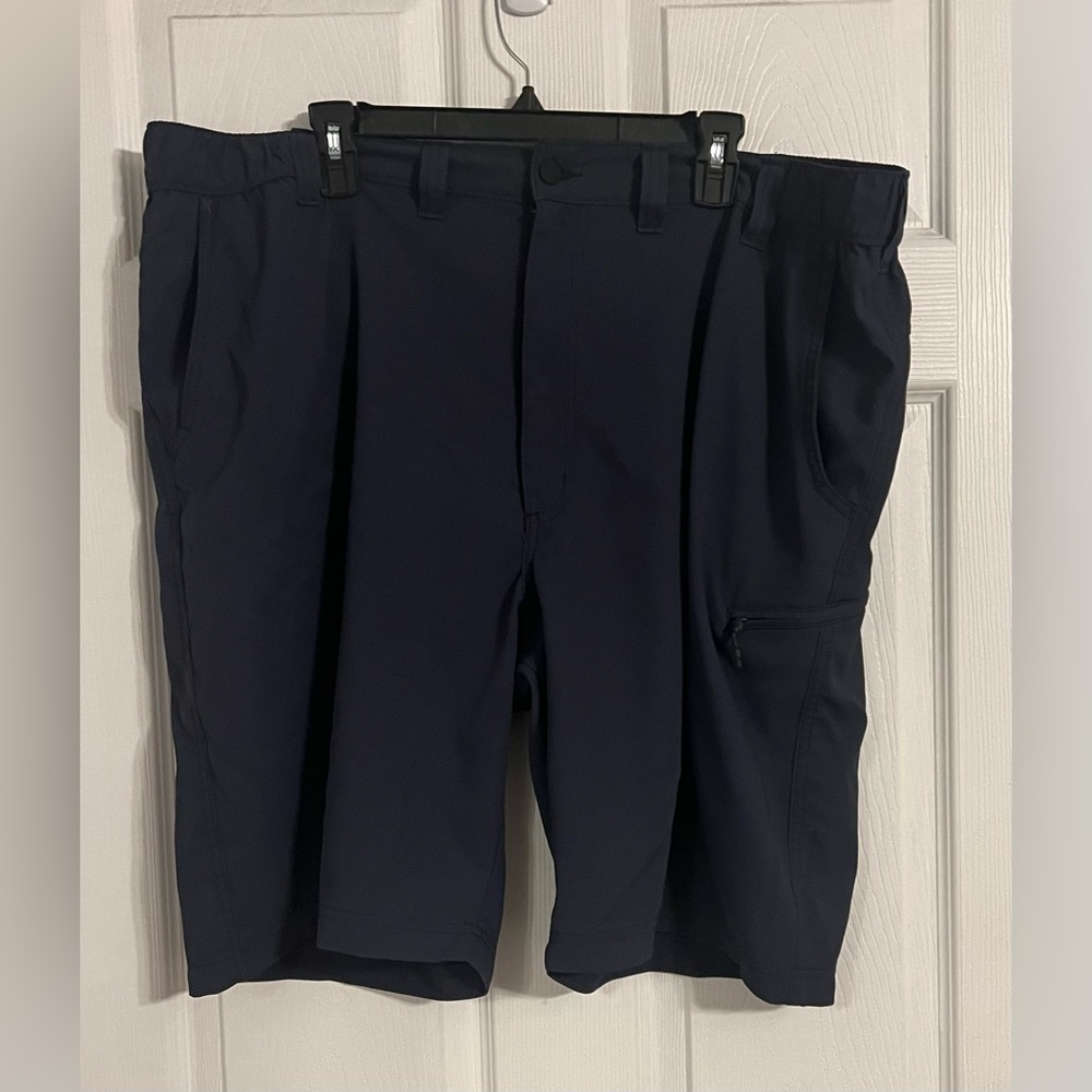 Wrangler Men’s Size 44 Navy Fishing Shorts With 10 Inch Inseam